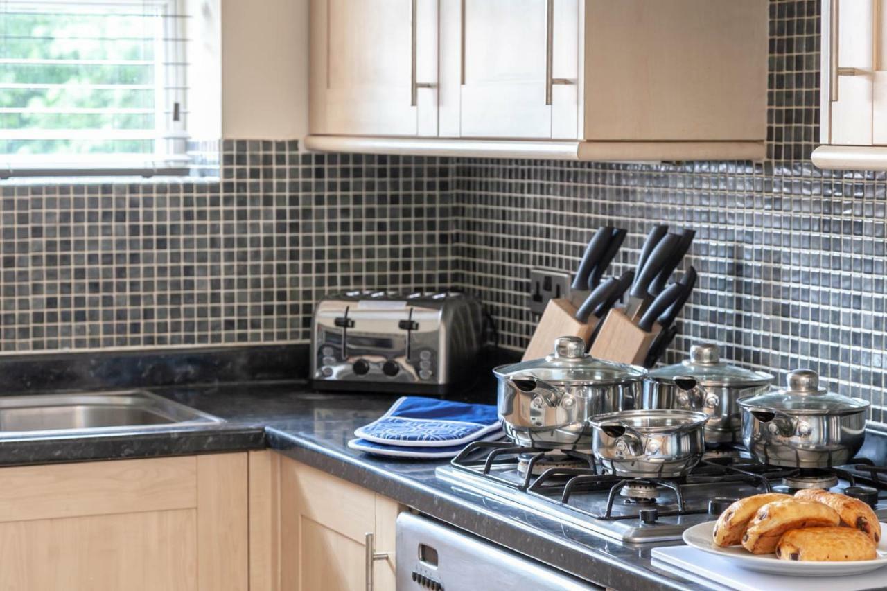 4 Bed Home, Driveway Parking Ideally Located In Latchford, Warrington - Executive St Marys House Екстериор снимка