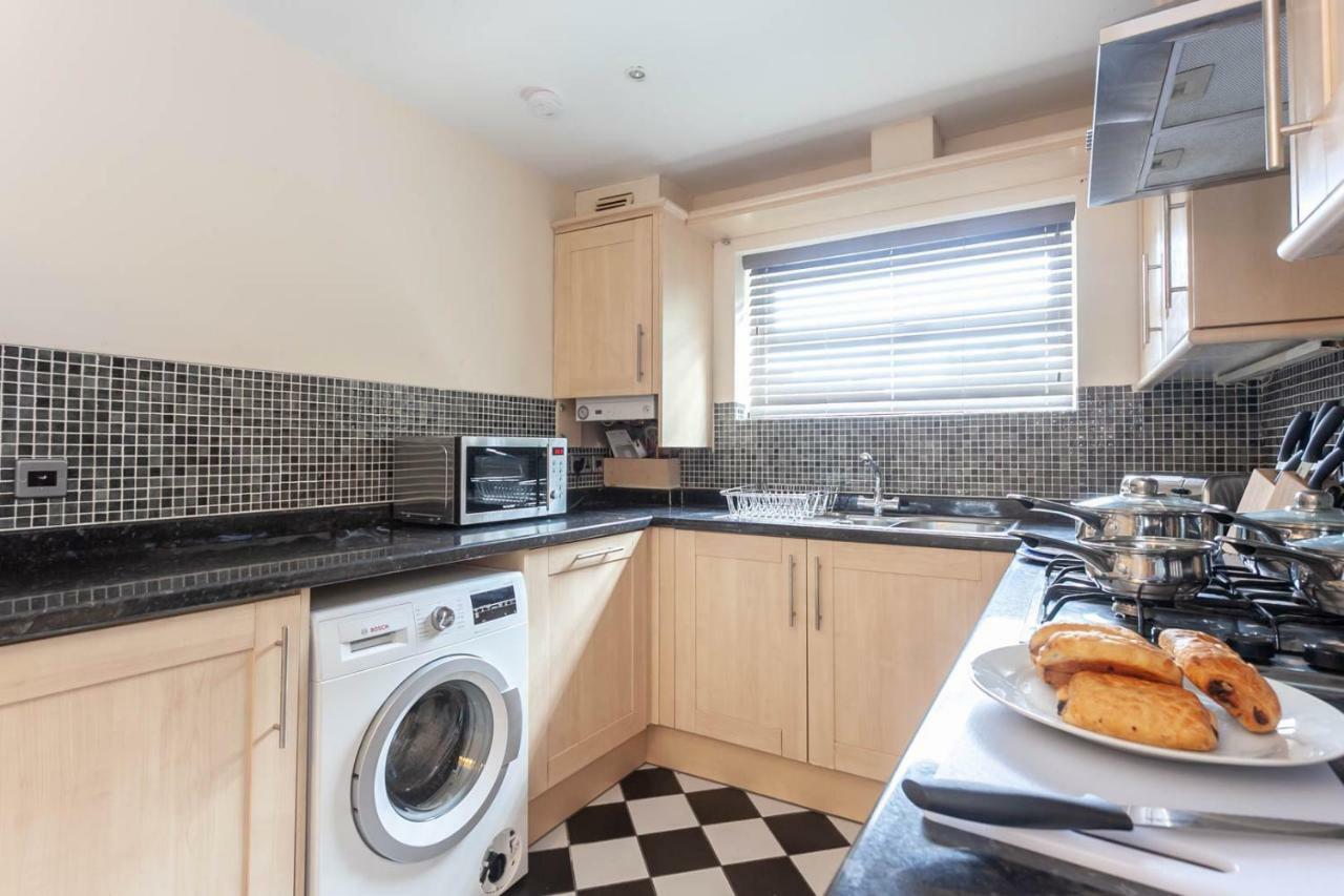 4 Bed Home, Driveway Parking Ideally Located In Latchford, Warrington - Executive St Marys House Екстериор снимка