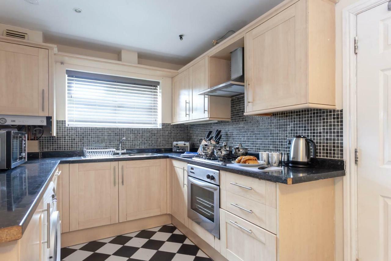 4 Bed Home, Driveway Parking Ideally Located In Latchford, Warrington - Executive St Marys House Екстериор снимка