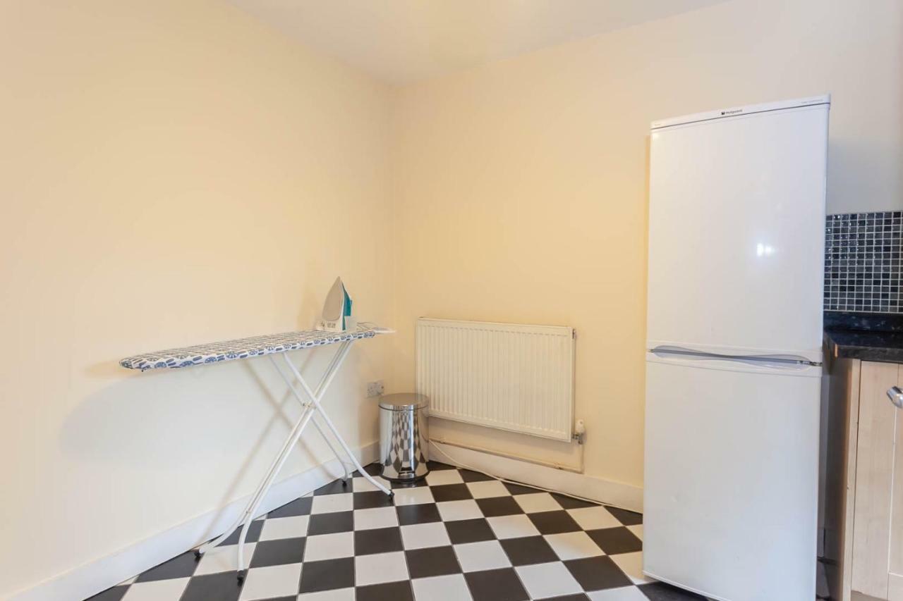 4 Bed Home, Driveway Parking Ideally Located In Latchford, Warrington - Executive St Marys House Екстериор снимка