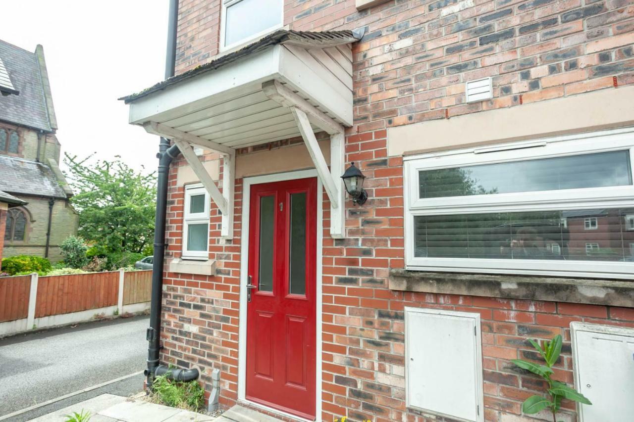 4 Bed Home, Driveway Parking Ideally Located In Latchford, Warrington - Executive St Marys House Екстериор снимка