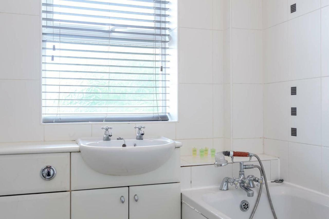 4 Bed Home, Driveway Parking Ideally Located In Latchford, Warrington - Executive St Marys House Екстериор снимка