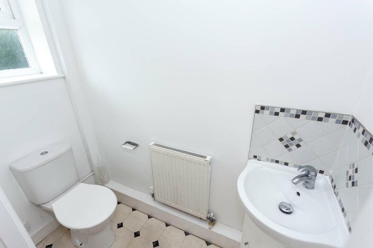 4 Bed Home, Driveway Parking Ideally Located In Latchford, Warrington - Executive St Marys House Екстериор снимка