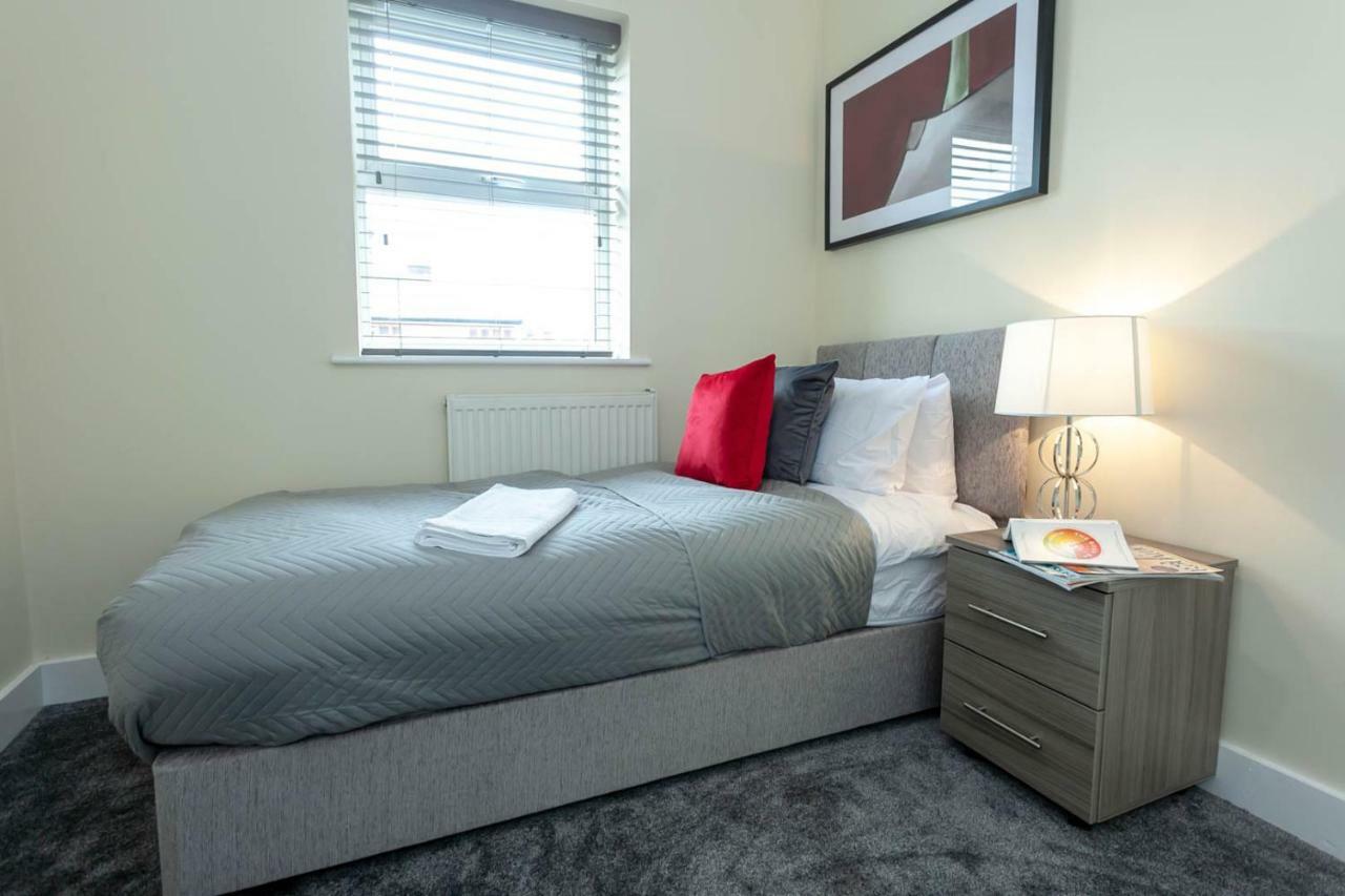 4 Bed Home, Driveway Parking Ideally Located In Latchford, Warrington - Executive St Marys House Екстериор снимка